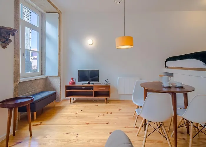 Youropo - The Tower Apartment *