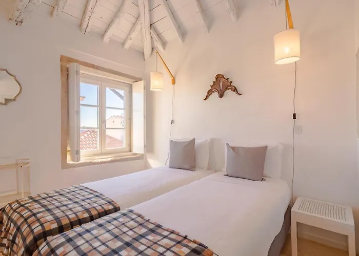 Youropo - The Tower Apartment *