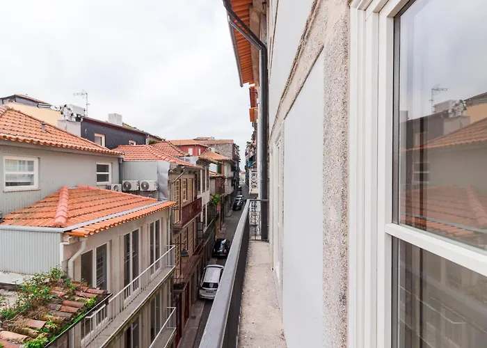 Youropo - The Tower Apartment