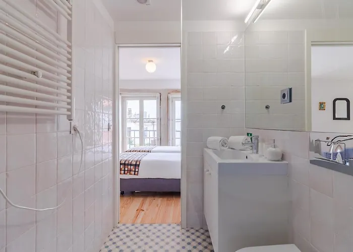 Youropo - The Tower Apartment *