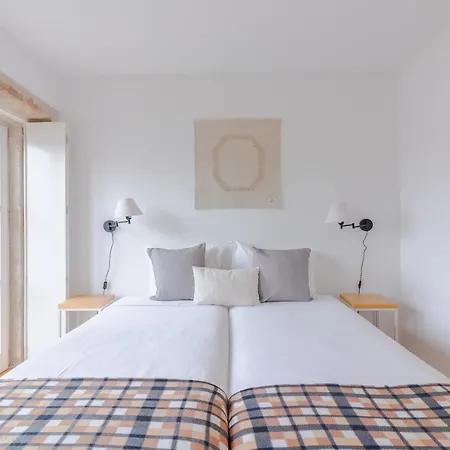 Youropo - The Tower פורטו