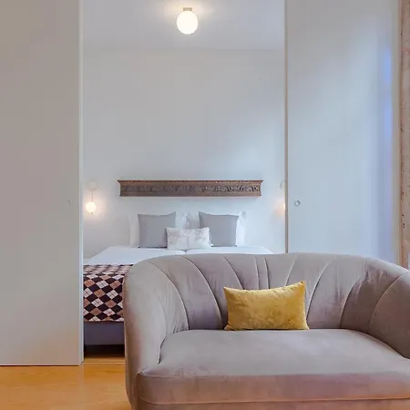 Youropo - The Tower Appartement *