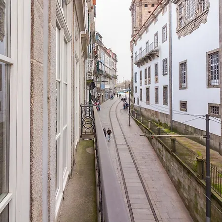 Youropo - The Tower Daire Porto